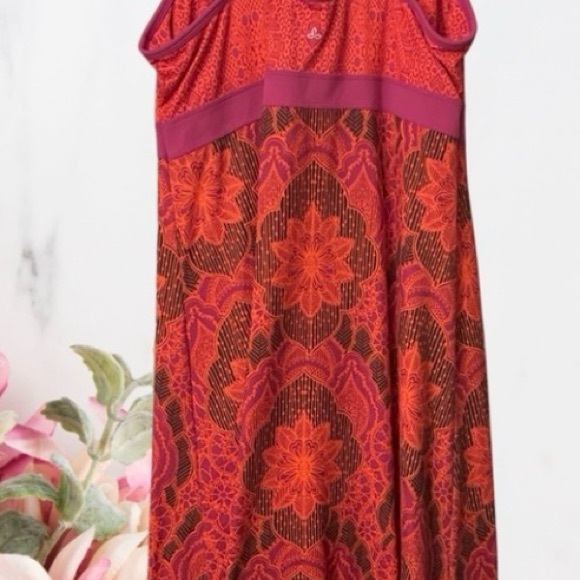 Prana Kayla size M.  Riss cross back strap - Picture 4 of 6